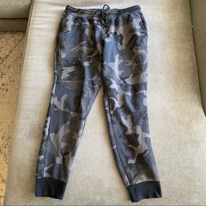 Nike camo joggers size XL